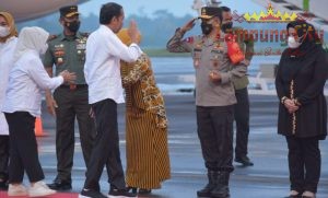 Kapolda Sambut Kedatangan Presiden RI Jokowi