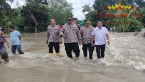 Kapolres Tuba Tinjau Lokasi Banjir di Kampung Astra Ksetra