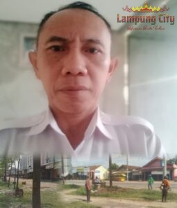 DLH Tubaba Adakan Pembersihan Pemotongan Rumput Liar dan Sampah di Area Pasar Mulya Asri