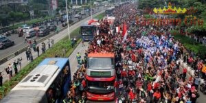 Arak – Arakan Timnas U-22 Berlangsung Meriah dan di Meriahkan Band Cokelat