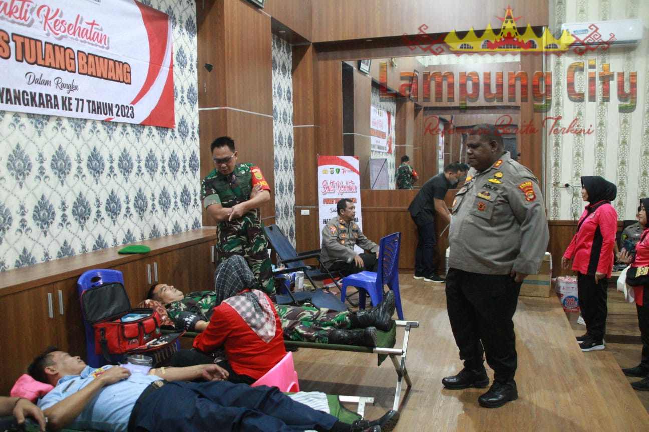 Sinergitas TNI – Polri Donor Darah Bersama Dalam Rangka Hari Bhayangkara Ke-77