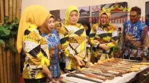 Pj.Ketua TP-PKK Hadiri Pembukaan Pekan Raya Lampung 2023