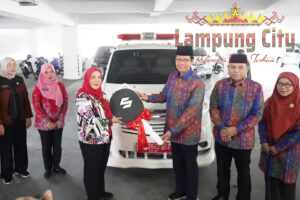 Terima Kasih! Rektor UIN RIL Terima Hibah 1 Unit Ambulans dari Walikota Bandar Lampung