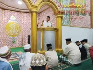 Qudrotul Ikhwan Sholat Subuh Berjama’ah di Masjid Muslim