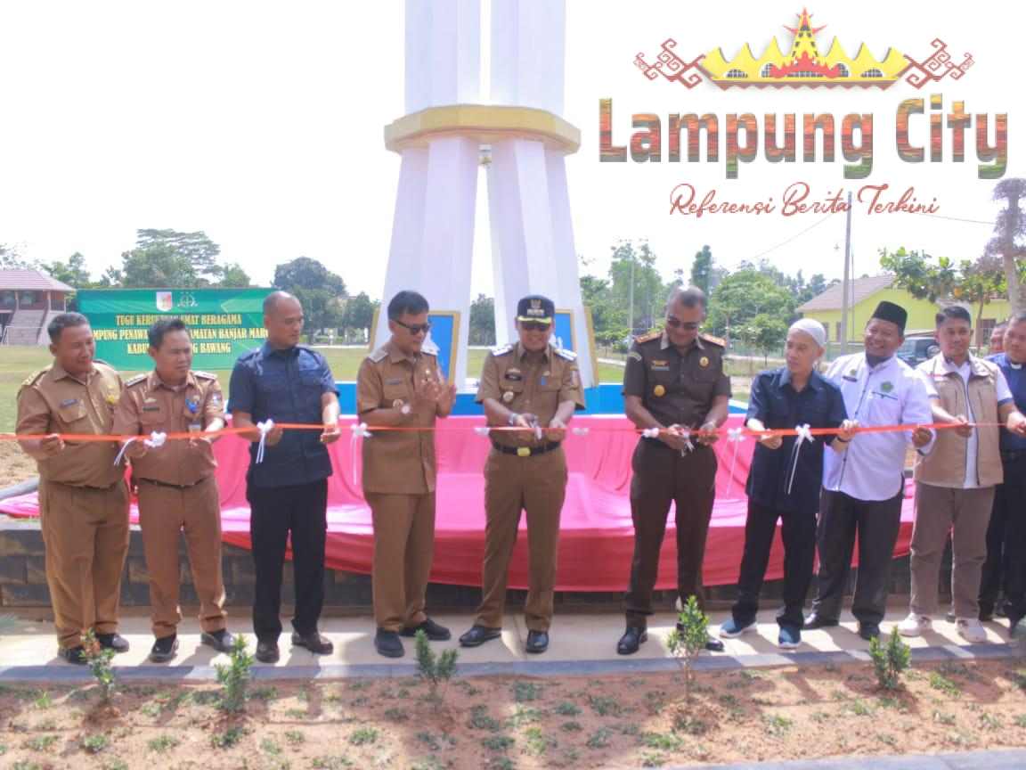 Ketua Tim Pakem Bersama PJ Bupati Tulang Bawang Meresmikan Tugu Kerukunan Umat Beragama