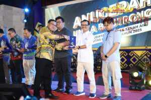 SMSI Terima Anugerah Be Strong dari Unila