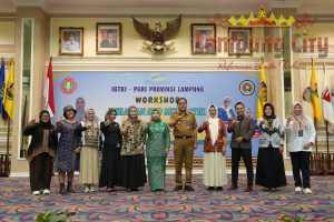 TP PKK Provinsi Lampung Dukung Peningkatan Kualitas Guru TK melalui Workshop Membatik dan Seminar Golda Institut