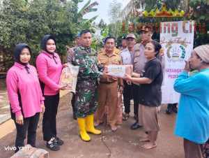 Koramil 424-02/Wonosobo Turun Langsung Bantu Warga Terkena Banjir di 3 Kecamatan