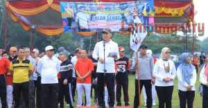 Pagi Meriah di Tulang Bawang: Bupati dan Ribuan Warga Bersatu dalam Jalan Sehat Kemerdekaan