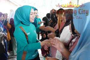 TP PKK Provinsi Lampung Hadir di Tengah Masyarakat, Salurkan Bantuan Sosial dan Dukungan Gizi Anak