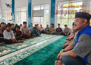 Ketua DPRD Tubaba Santuni 100 Anak Yatim di Masjid Nurul Iman: Ramadhan Momentum Menguatkan Kepedulian Sosial