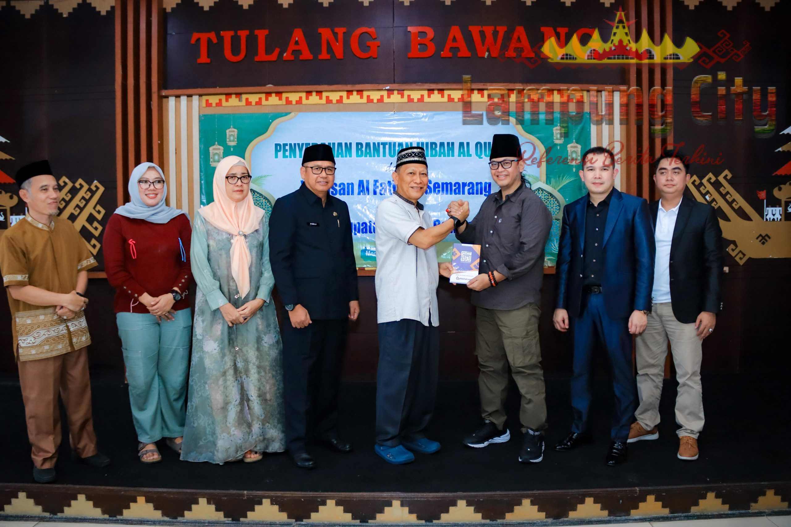 Bupati Tulang Bawang Terima Hibah 12.000 Al-Qur’an, Hadirkan Cahaya Qurani Hingga Pelosok Kampung