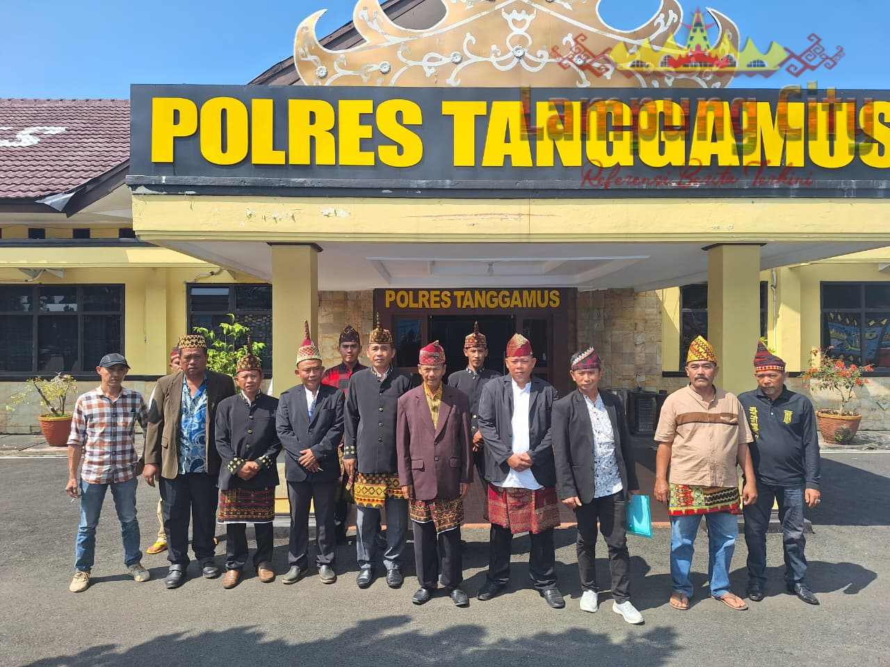 Marwah Adat Dipersoalkan, Batin Buay Blungueh Laporkan Dugaan Pencatutan Nama dan Penguasaan Lahan Eks HGU PT TI