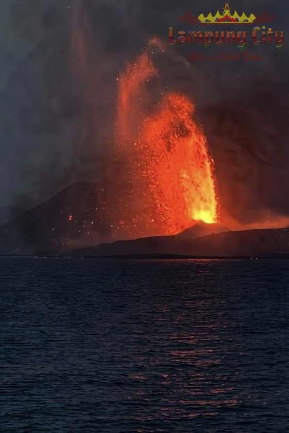 Pemprov Lampung Imbau Masyarakat Tetap Tenang dan Gunakan Masker Hadapi Abu Vulkanik Gunung Anak Krakatau