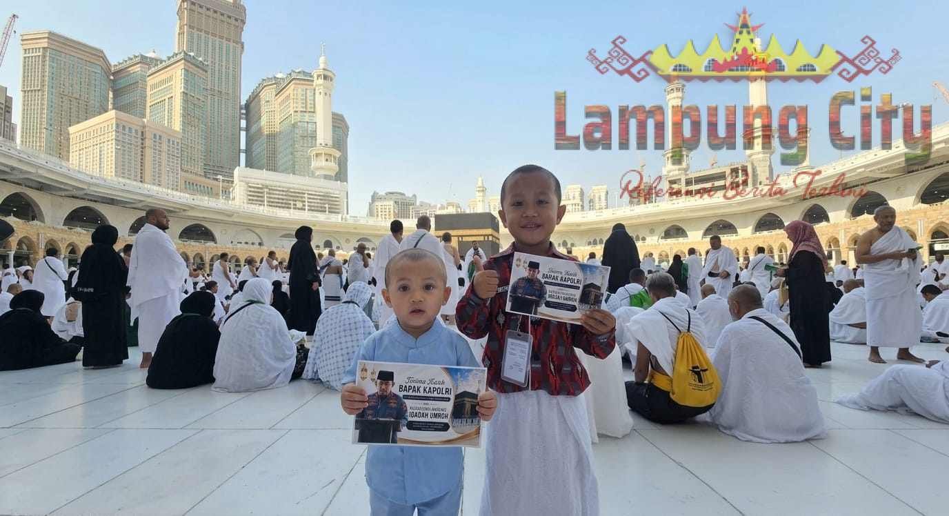 KADO ULANG TAHUN KE-4, KAPOLRI BERANGKATKAN “DUO PRESISI” UMROH GRATIS