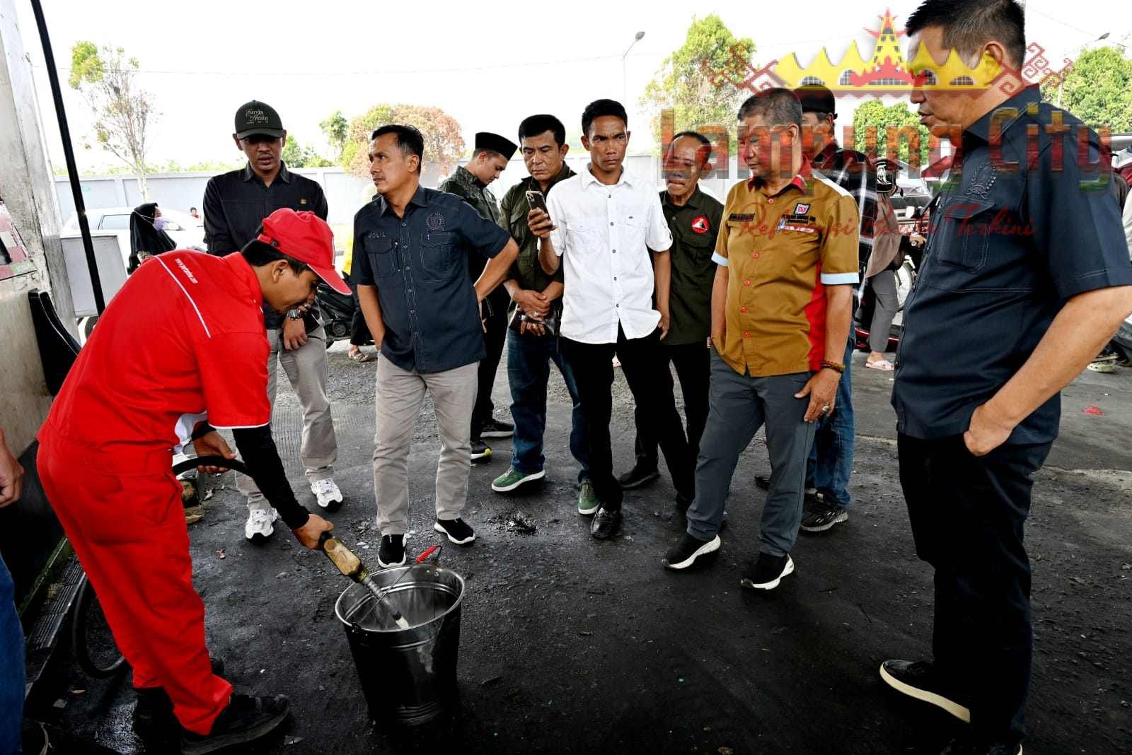 DALIH KUOTA BBM TERBATAS, DPRD SIDAK SPBU MENGGALA, JANGAN SAMPAI KELANGKAAN MENJADI PEMBENARAN PRAKTIK PELANSIRAN